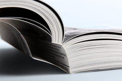 Klebebindung mit 600 Seiten Buchrücken von