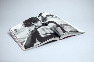optimal media custom brochure printing Lay-flat binding black white photografie brochure 