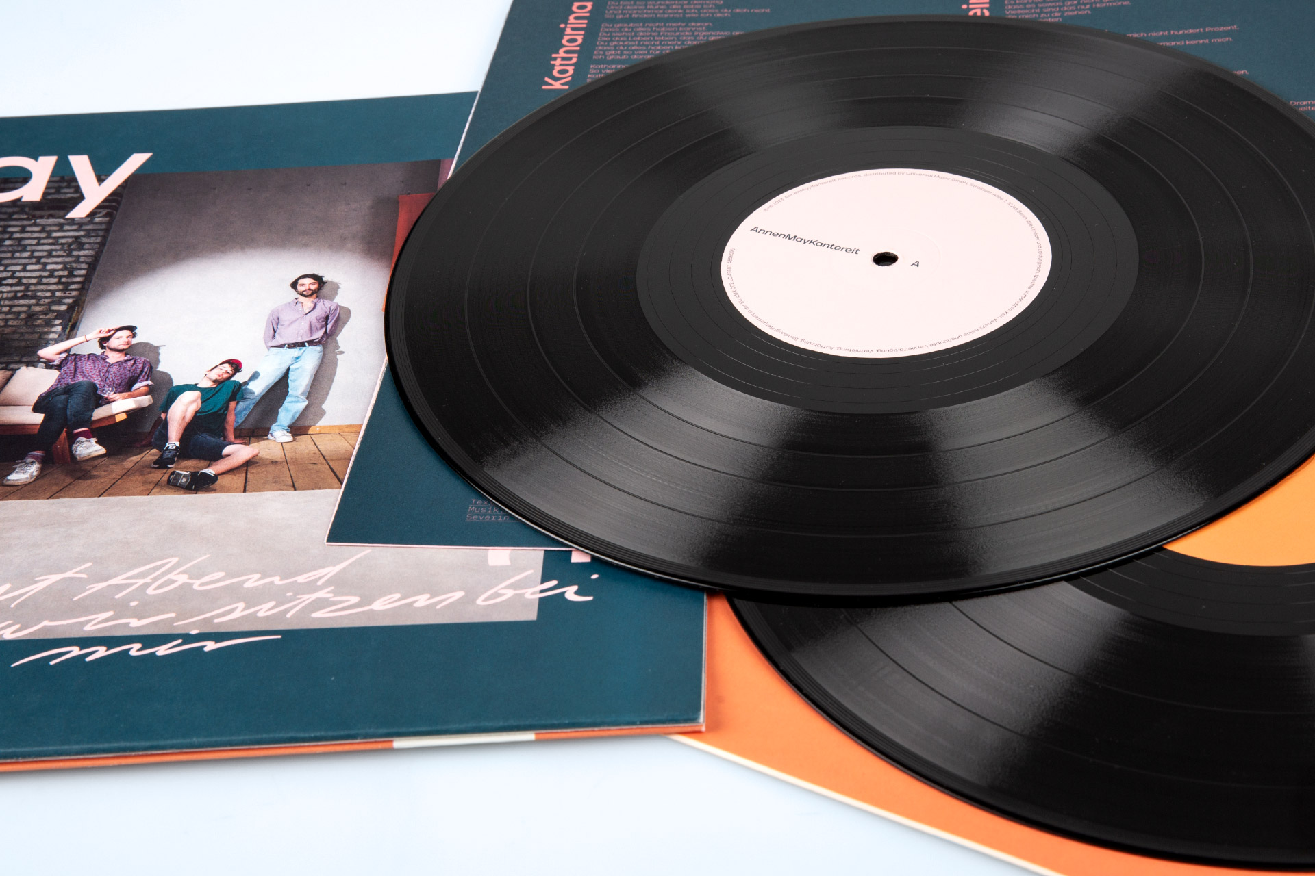 AMK – Es ist Abend und wir sitzen bei mir | Universal Music Group | AnnenMayKantereit Records: Gatefold with two 12inch black Re-Vinyl
