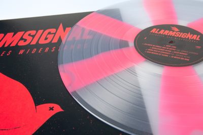 Alarmsignal - Ästhetik des Widerstands | Aggressive Punk Produktionen | Edel: Farbige 12inch Propeller Vinyl mit transparenten und pinken Virgin Vinyl (180 g)