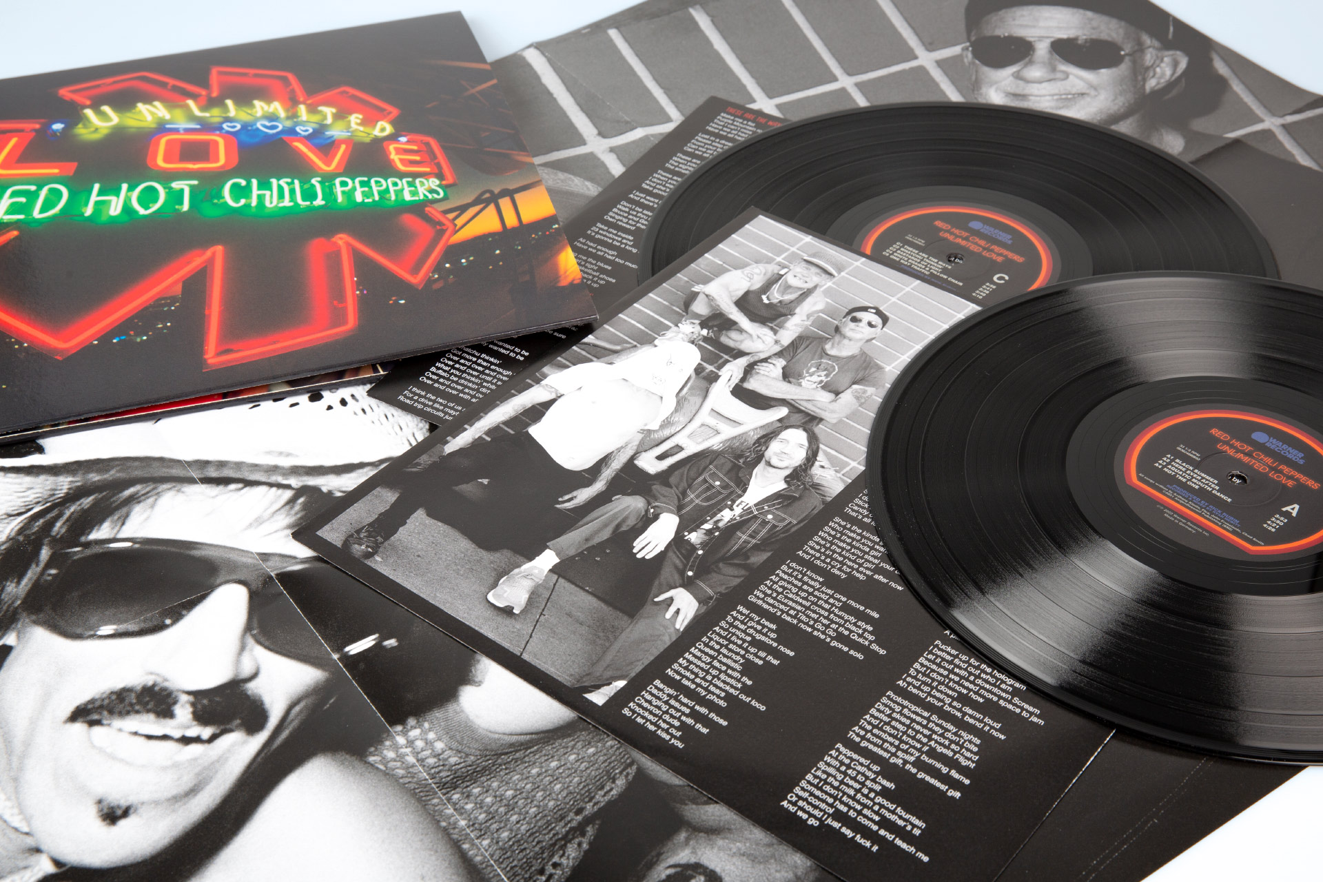 Red Hot Chili Peppers - Unlimited Love | Warner Music: Schwarze 12inch Schallplatte (140g Virgin Vinyl) mit bedruckten Innenhüllen