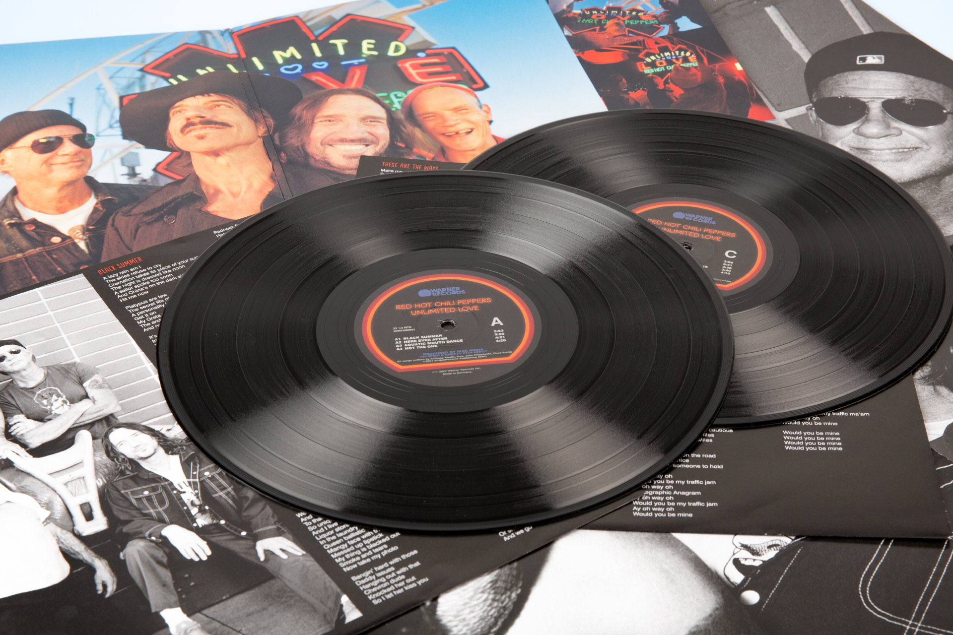 Red Hot Chili Peppers - Unlimited Love | Warner Music: Deluxe-Version: Klappalbum mit zwei 12inch Schallplatten und 12-seitigem Poster