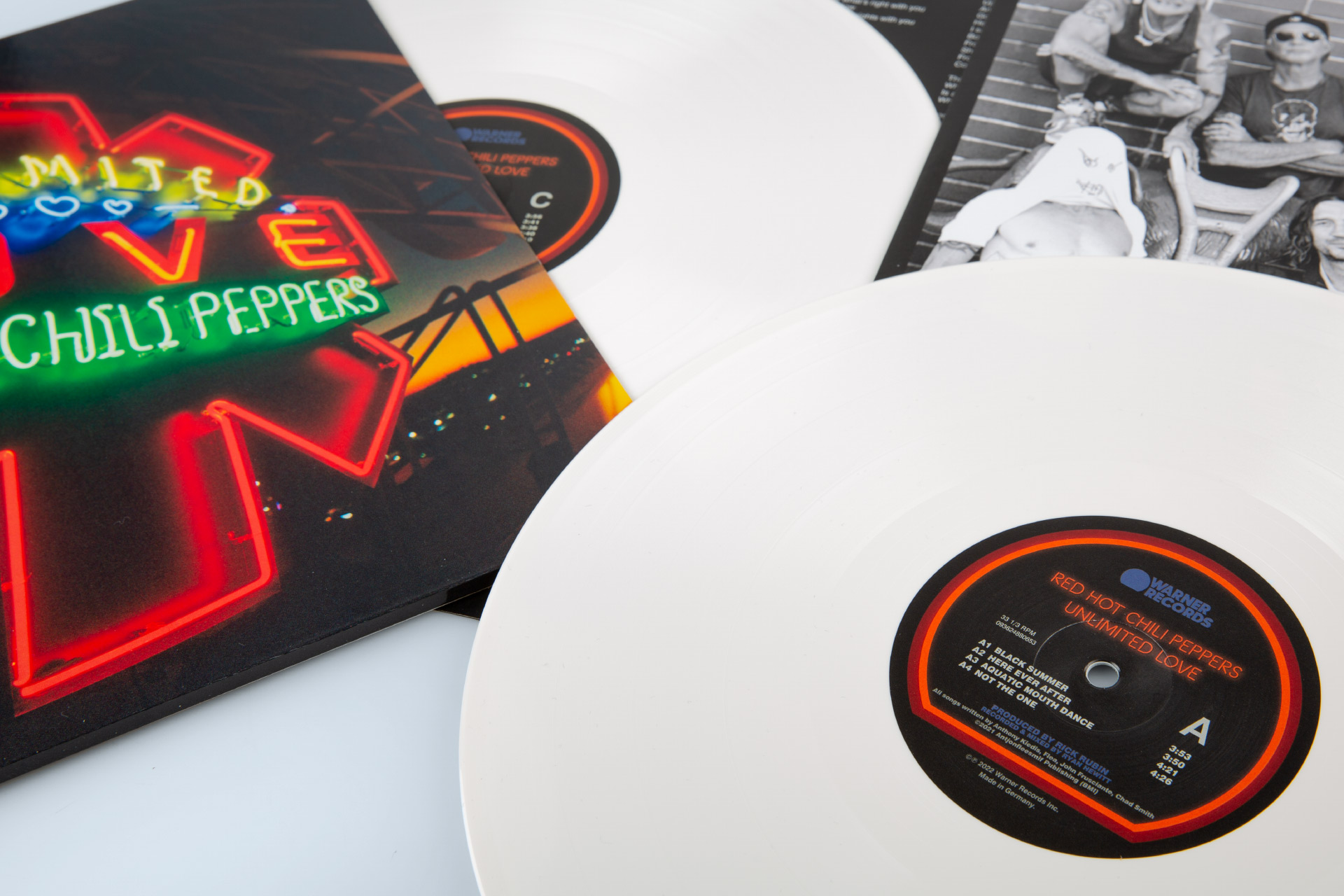 Red Hot Chili Peppers: Unlimited Love on coloured LPs