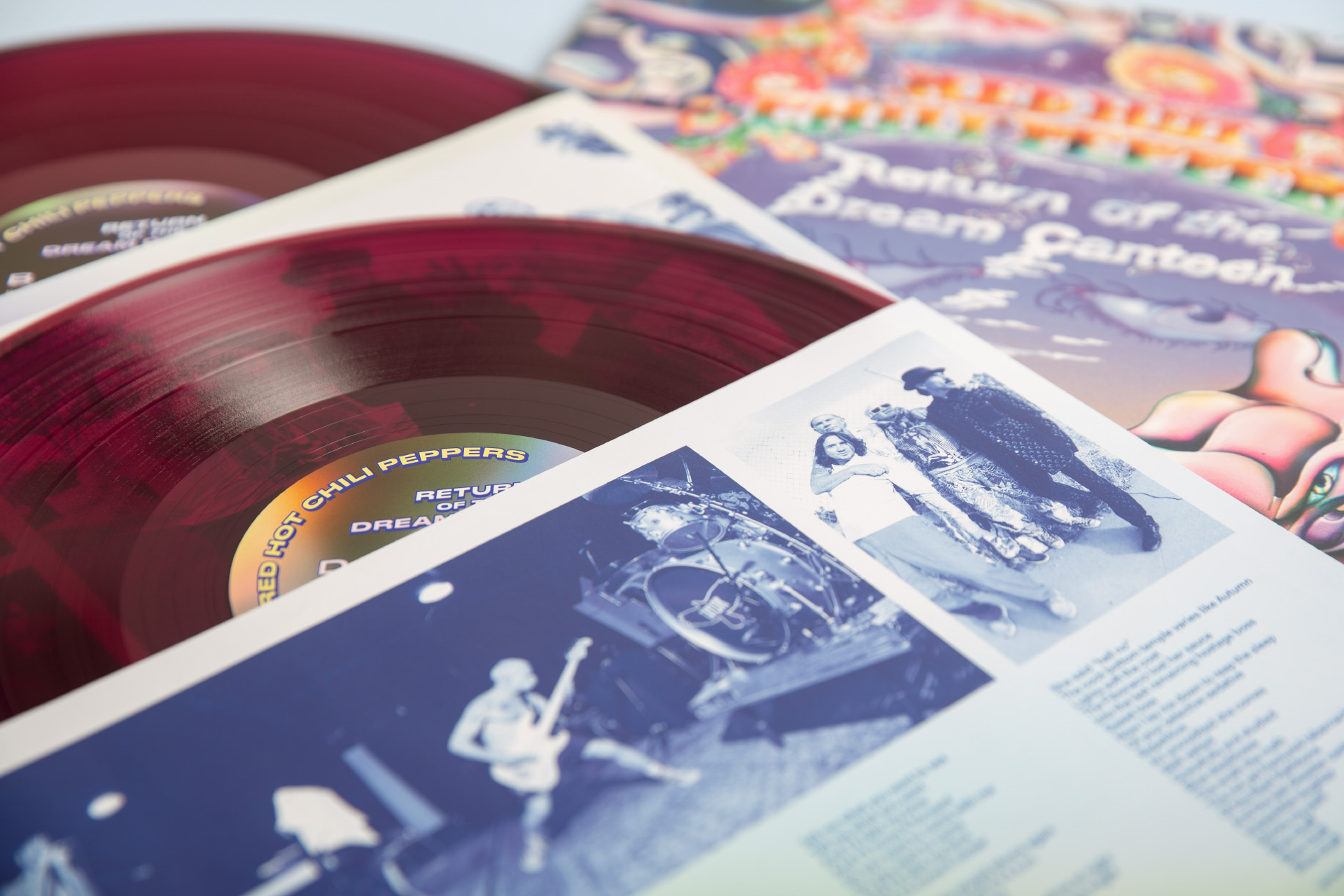 Return of the Dream Canteen – Red Hot Chili Peppers | Warner Music: 12inch Schallplatten (140g Virgin Vinyl) in zum Artwork passendem Lila Transparent-Violette 12inch Schallplatten (140g Virgin Vinyl) in bedruckten Innenhüllen