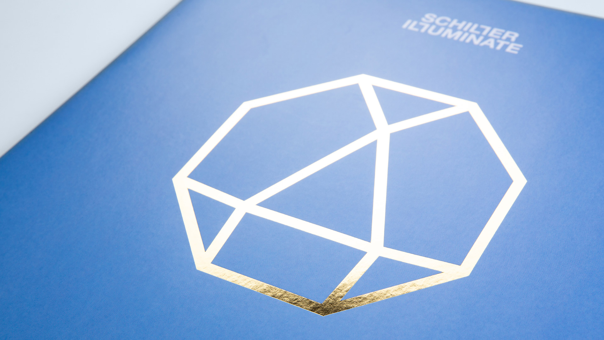 SCHILLER – ILLUMINATE | Sony Music: Goldene Heißfolienprägung auf U1