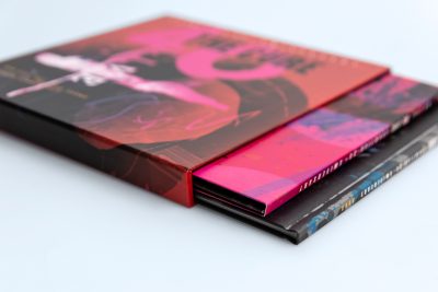 Buch und Klappalbum im Schuber
