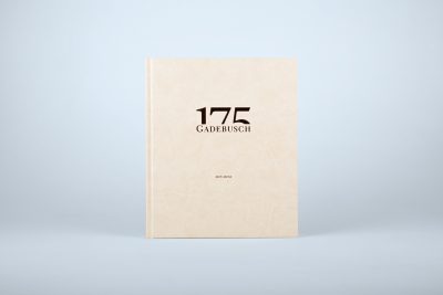175 Gadebusch: Zeitreise – Jubiläumsbuch | Untitled Verlag und Agentur: Bezugsmaterial in Lederoptik mit Nubuk-Touch