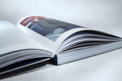 300 Seiten Steifbroschur Buch