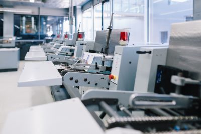 optimal media Buchstrasse Teilprozess des Sammelhefters Druckverarbeitung zur Buchbindung